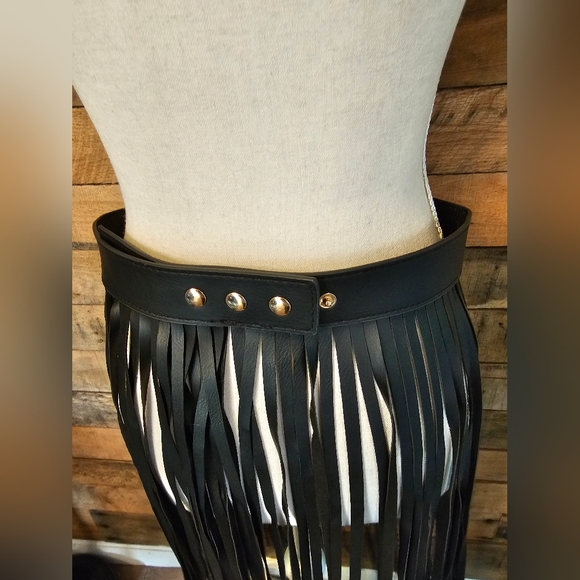 Women's faux leather belt with long fringe size OS - Picture 6 of 12